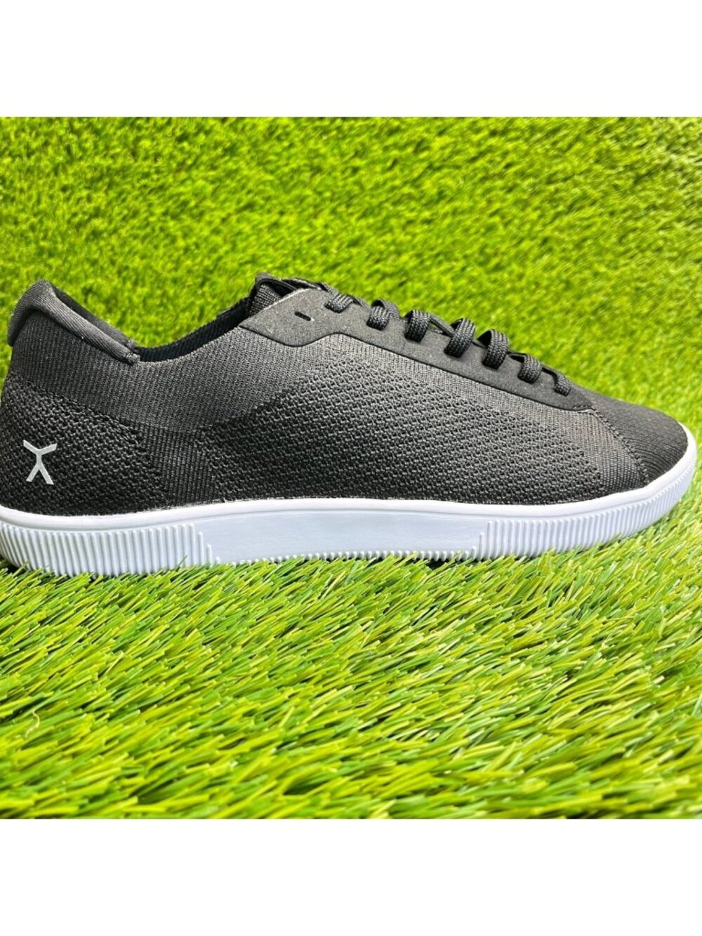 Flux Adapt Trainer Black White Mens Size 10.5 Athletic Walking Shoes Sneakers